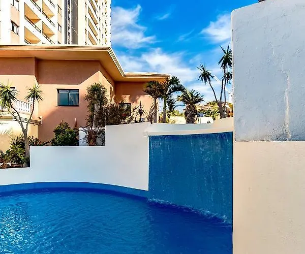 Sea View Apartment *