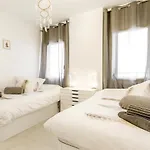 Sea View Apartament *